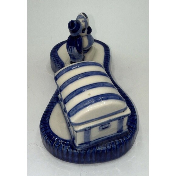 Vintage Delft Trinket Box W/Kissing Dutch Couple Porcelain Blue White 5.75”x3” - Picture 6 of 16